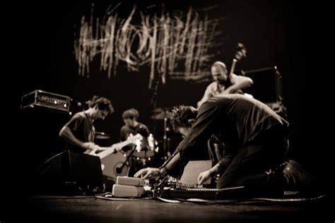  “Godspeed You! Black Emperor” มหกรรมเสียงอันไร้ที่สิ้นสุดของความโศกเศร้าและความหวัง