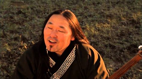 Samara (Song of My Mother) – A melancholic ballad brimming with traditional Tuvan throat singing